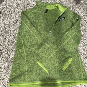 Green Patagonia Quarter Zip, in good condition.